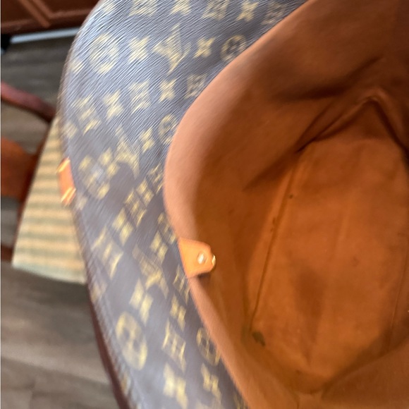 Louis Vuitton Tote ***Good condition *** - Picture 11 of 12